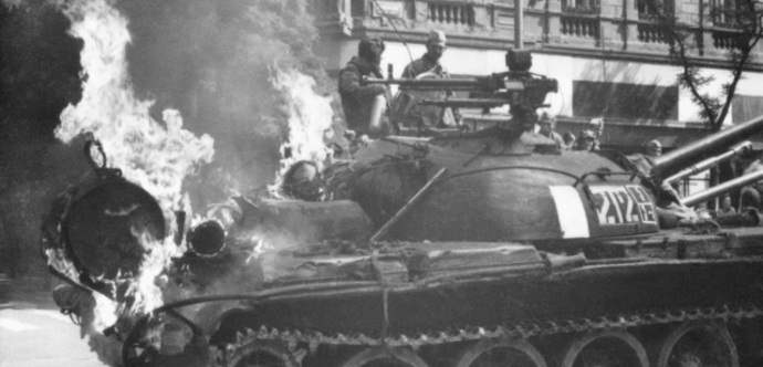  Invaze se kromě Sovětské armády zúčastnila vojska Polské lidové republiky (PLR), Maďarské lidové republiky (MLR) a Bulharské lidové republiky (BLR). Vojska Německé demokratické republiky (NDR), ač připravena k zásahu, nakonec hranice ČSSR nepřekročila.