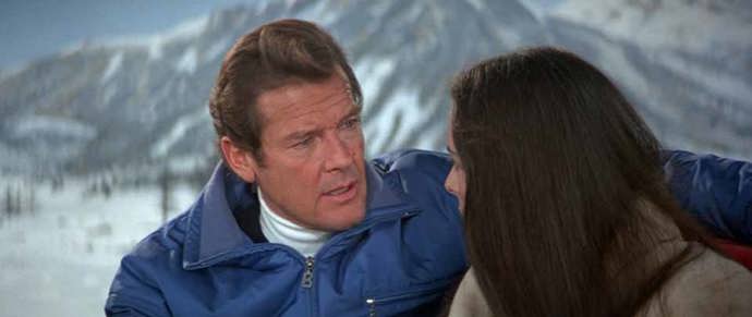 Úvodní hudbu napsal Bill Conti, text Michael Leeson a nazpívala Sheena Easton.
