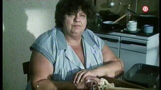 A tak si Škopkovi a Konopníkovi vyřizují mezi svými dětmi tu záležitost. Maruš sežene napřed pro Blaženu tlustého Josefa a pak doktora Karla Kroupu. 