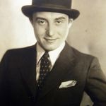 Ve 30. letech si zahrál v komedií "Štěstí do domu", která dosáhla 55 repríz místo plánovaných deseti.