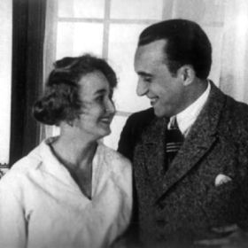 Dne 11. června 1936 se oženil s uměleckou fotografkou Alicí Wienerovou, dcerou zámožného ředitele pražské banky. Společně vychovali adoptivní dceru Janu.