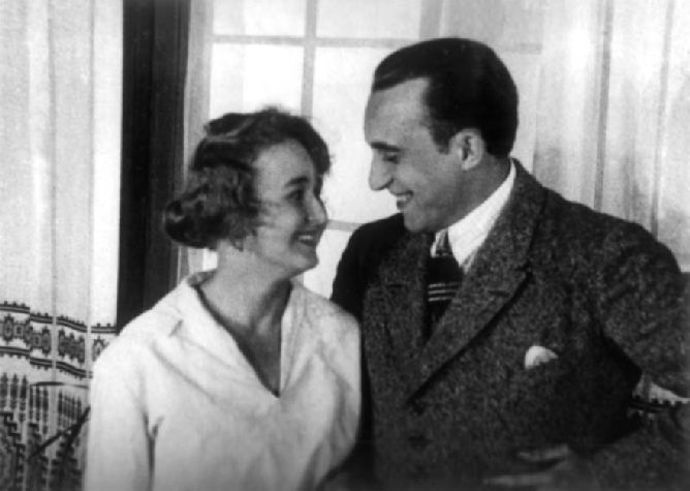 Dne 11. června 1936 se oženil s uměleckou fotografkou Alicí Wienerovou, dcerou zámožného ředitele pražské banky. Společně vychovali adoptivní dceru Janu.