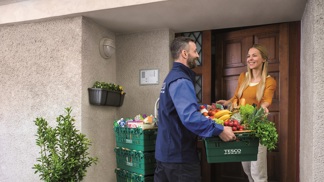 Od objednání k doručení jen 30 minut. Nová služba slibuje expres dodání nákupu až do domu