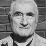 Vyučil se původně nástrojařem a po maturitě na strojní průmyslovce se čtyřikrát marně pokoušel dostat na studium herectví na DAMU. Začínal jako řadový statista v teplickém divadle.