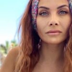 Od svých 14 let se začala věnovat modelingu a natáčení reklam.