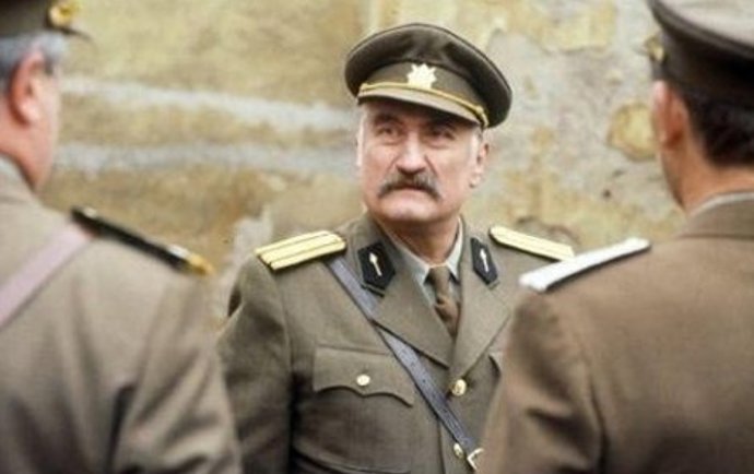 Po návratu z Rakouska hrál v letech 1990–2008 v Divadle Na zábradlí, v Národním divadle, v Divadle v Dlouhé a Divadle Hybernia. Působil také jako příležitostný dramatik (kromě divadla psal i pro Československý rozhlas).