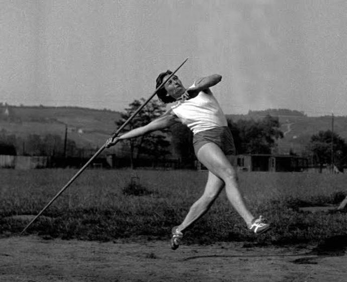 Dana Zátopková, roz. Ingrová, byla československá atletka – oštěpařka, olympijská vítězka a manželka jednoho z nejslavnějších československých sportovců Emila Zátopka. 