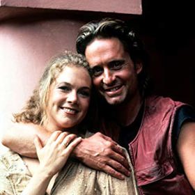 Po otcově smrti se vrátila do USA, kde studovala dramatické umění na Southwest Missouri State University a na University of Maryland v Baltimoru.