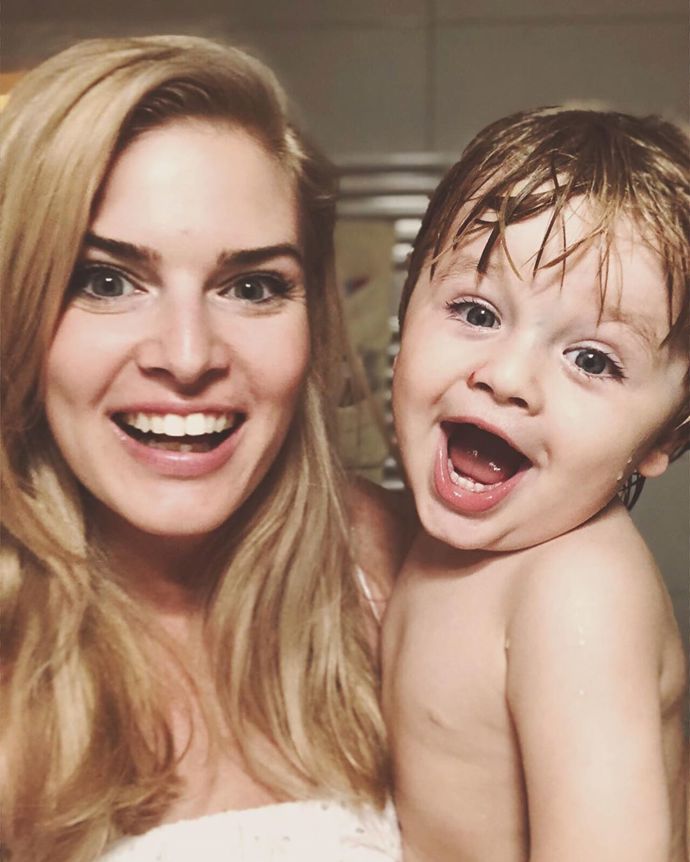 Nikol Štíbrová se ukazuje nenalíčená každou chvíli a nutno podotknout, že vypadá dokonale i bez nich.