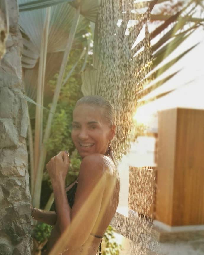 Existují ženy, které vypadají dokonale i nenalíčené. Jednou z nich je zpěvačka Dara Rolins.