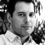 Jeho smrt byla zapříčiněna zápalem plic (komplikace při AIDS).