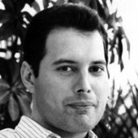 Jeho smrt byla zapříčiněna zápalem plic (komplikace při AIDS).