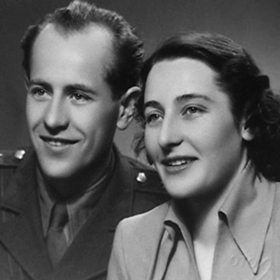 Od roku 1946 se společně s házenou začala Dana Ingrová opět věnovat i atletice a shodou náhod se dostala k náčiní, které ji později proslavilo, tedy k oštěpu. 