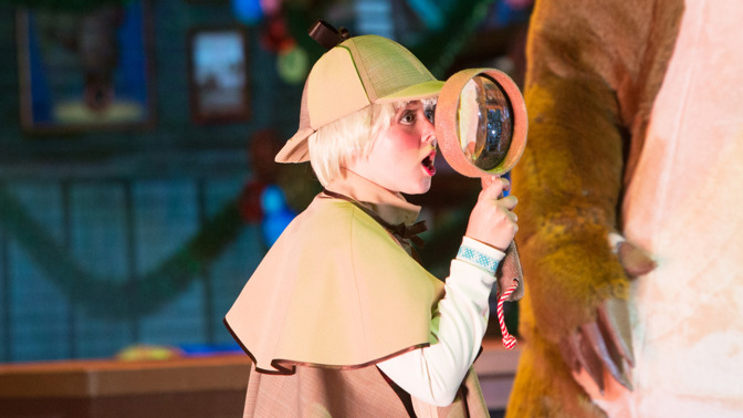 Nápad na projekt se zrodil u animátora Olega Kuzovkova v roce 1996, když odpočíval na pláži na Krymu a zahlédl nezbedné děvčátko, které se podobalo svým chováním Máše.