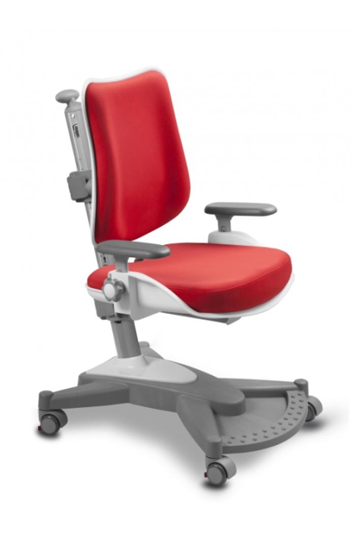 K bytelnému stolu pořiďte dětskou rostoucí ergonomickou židli, aby se mu dobře sedělo, psalo i malovalo. 