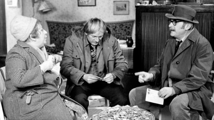 Tak kolik hloupých lidí nám poslalo tu pětikorunu?