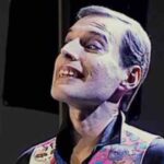 Freddie Mercury, rodným jménem Farrokh Bulsara, byl britský zpěvák, člen rockové skupiny Queen a skladatel.