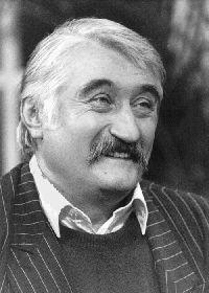 Jeho manželkou byla v letech 1962–1973 dramatička a scénografka Helena Albertová.