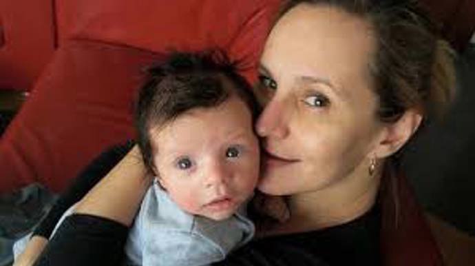 Monika Absolonová je česká především muzikálová zpěvačka, herečka a moderátorka pořadu Taxík.