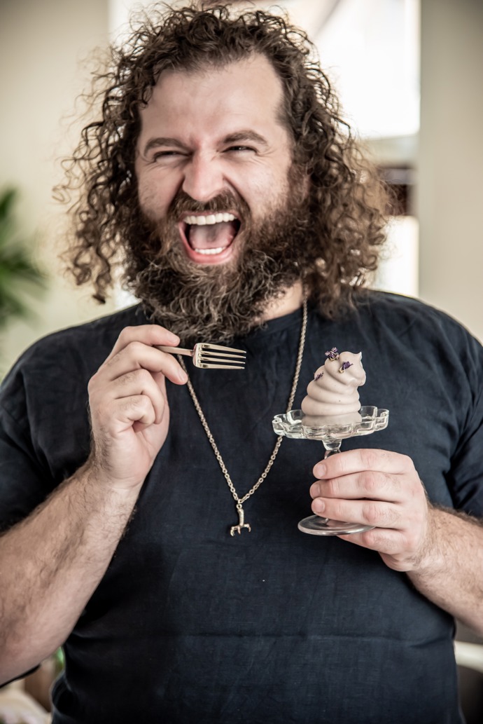 Josef Maršálek patří k nejlepším cukrářům Česka, několik let pekl dorty pro anglickou královnu.