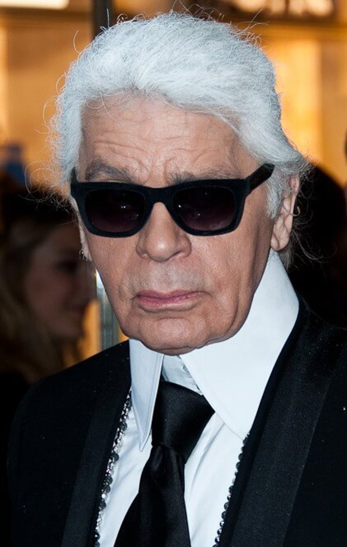 Na počátku 80. let vytvořil vlastní značku Lagerfeld, která se zaměřila na produkci parfémů a kolekčního oblečení. Významnou roli sehrála i jeho spolupráce se známými umělci, přitom on sám byl velmi nadaný kreslíř.