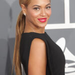 Za účinkování v adaptaci muzikálu Dreamgirls (2006) získala 2 nominace na cenách Zlatý glóbus. 