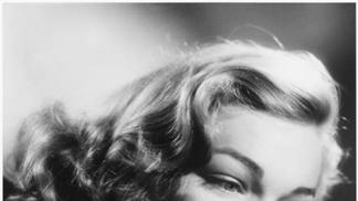 Simone Signoret, rodným jménem Henriette Charlotte Simone Kaminker, byla francouzská filmová herečka, držitelka mnoha filmových cen.