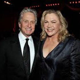 ...stále je velký elegán, byť do jeho života zasáhlo nádorové onemocnění v oblasti krku. 