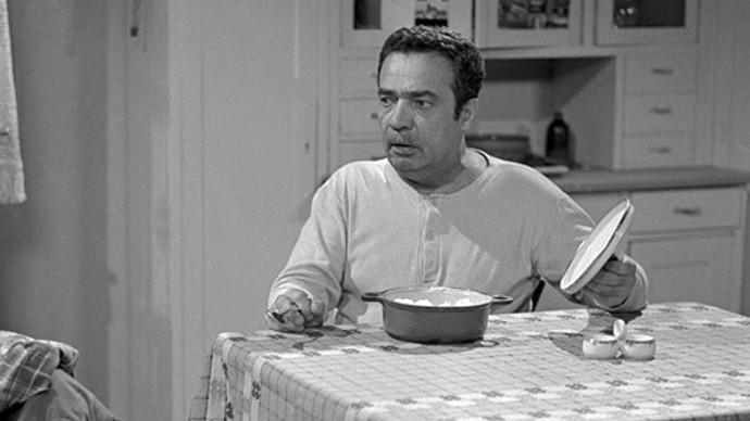 Celá dlouhá léta trpěl těžkým astmatem. Byl silný kuřák. Velmi rád si dopřával pokročilého stavu mentální inkompetence opakovanou konzumací fermentovaných rostlinných nápojů, ale s pitím a kouřením přestal kvůli zdravotním problémům.