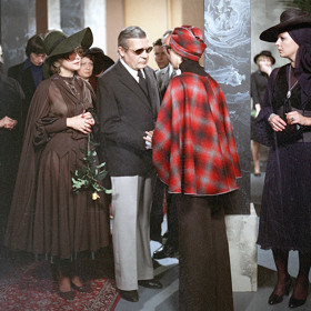 Zahrál si i v Národním divadle, z nějž se po 5 letech přesunul do Městských divadel pražských, kde se stal jedním z nejobsazovanějších herců.