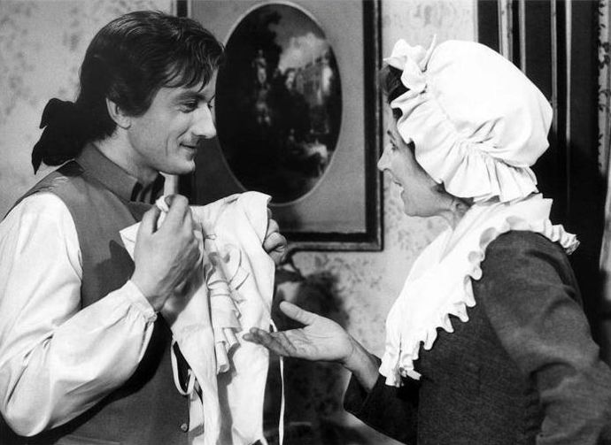 Jako charakterní herečka menších rolí byla Popelíková oblíbená díky svému charisma.