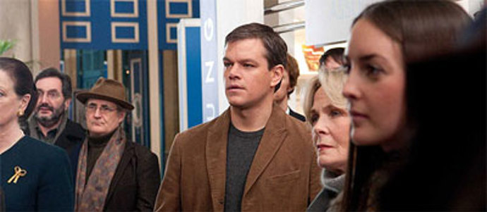 Odjíždí do Londýna za odpočinkem a na knižním veletrhu se seznamuje s Marií. V ten samý okamžik jej zahlédne mladý Marcus, který pozná jeho tvář z internetu a věří, že mu právě George může pomoci.