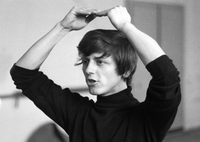 V roce 1986 byl jmenován zasloužilým umělcem. 