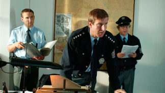 Kameňák je česká filmová komedie Zdeňka Trošky z roku 2003. Jde o první film z filmové tetralogie z let 2003 až 2013. Hlavní hrdinové seriálu Kameňák jsou Josef „Pepa“ Novák, Vilma Nováková, Josef „Pepíček“ Novák Jr., stará Kropáčková a Uzlíček.