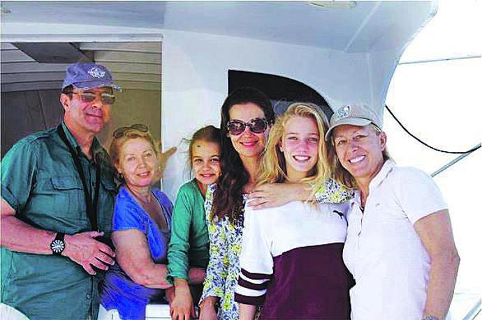 Fenomenální tenistka Martina Navrátilová pochází z pražských Řevnic, avšak její rodiče se záhy rozvedli - vlastní otec Miroslav Šubrt později spáchal sebevraždu.