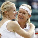 Na profesionální okruh WTA vstoupila v únoru 1987. 