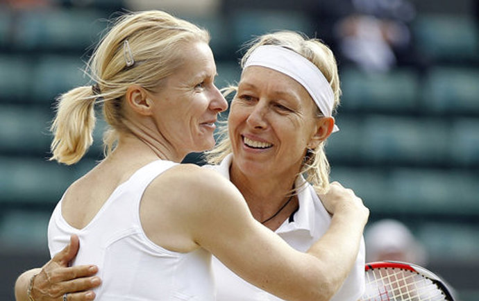 Na profesionální okruh WTA vstoupila v únoru 1987. 