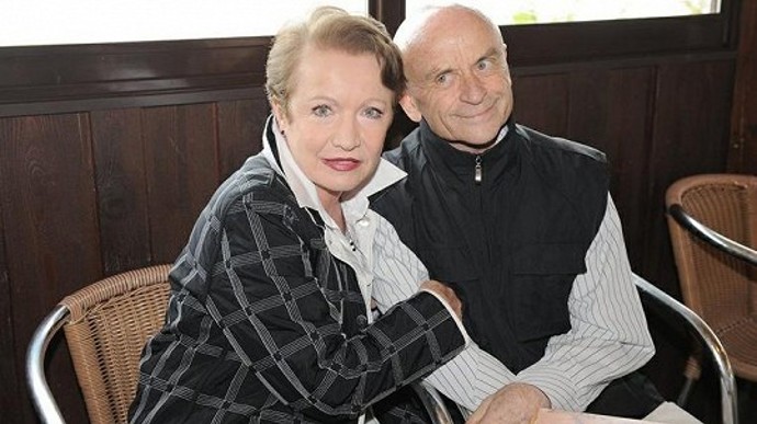 Profesionálně začal hrát hned po absolutoriu v Českém Těšíně, následně působil v Opavě, tři následující roky pak v Ostravě.