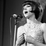 Její tatínek pracoval jako lékař - internista, maminka byla nejdříve hlavně v domácnosti, později například prodávala gramofonové desky v Celetné ulici v Praze. 