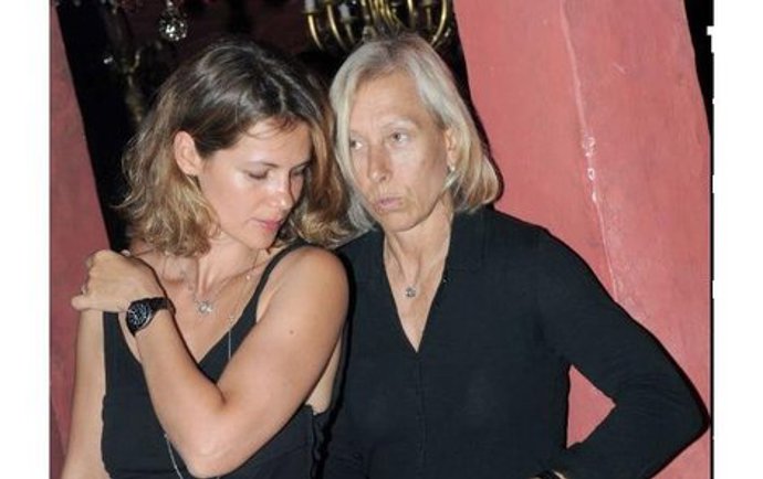 V zemi za velikou louží se zprvu prosazovala velmi těžce (od r. 1981 byla americkou občankou) a opravdové problémy nastaly, když přímá Návrátilová přiznala otevřeně svou homosexuální orientaci.