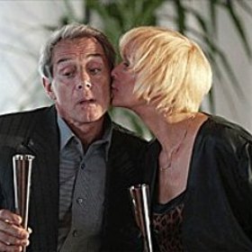 Příběh nové komedie Zdeňka Trošky, který byl inspirován bezpočtem kamenných vtipů, nás zavádí do poklidného jihočeského městečka. Žije tu svým neměnným rytmem celá řada typicky českých postav a postaviček i prototypových rodin. 