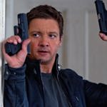 V říjnu 2019 se na veřejnosti objevily informace ze soudních spisů k rozvodu. Renner, který chtěl dceru Avu, vyhrožoval manželce Sonni, že zastřelí nejdříve ji, pak sebe. "Ať tedy Avu nemá ani jeden z nás," křičel prý.