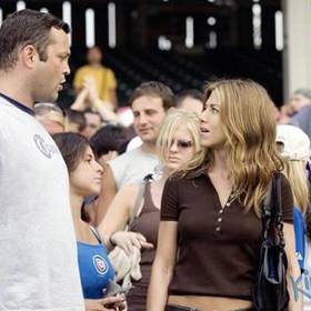 To nebude ani trochu jednoduché, zvlášť když si při vzájemném rafinovaném schovávání spodního prádla a během hlasitých večírků, které pořádají ve chvíli, kdy chce ten druhý urputně spát, postupně uvědomí, že jim nejde ani tak o byt jako o bývalého partnera.