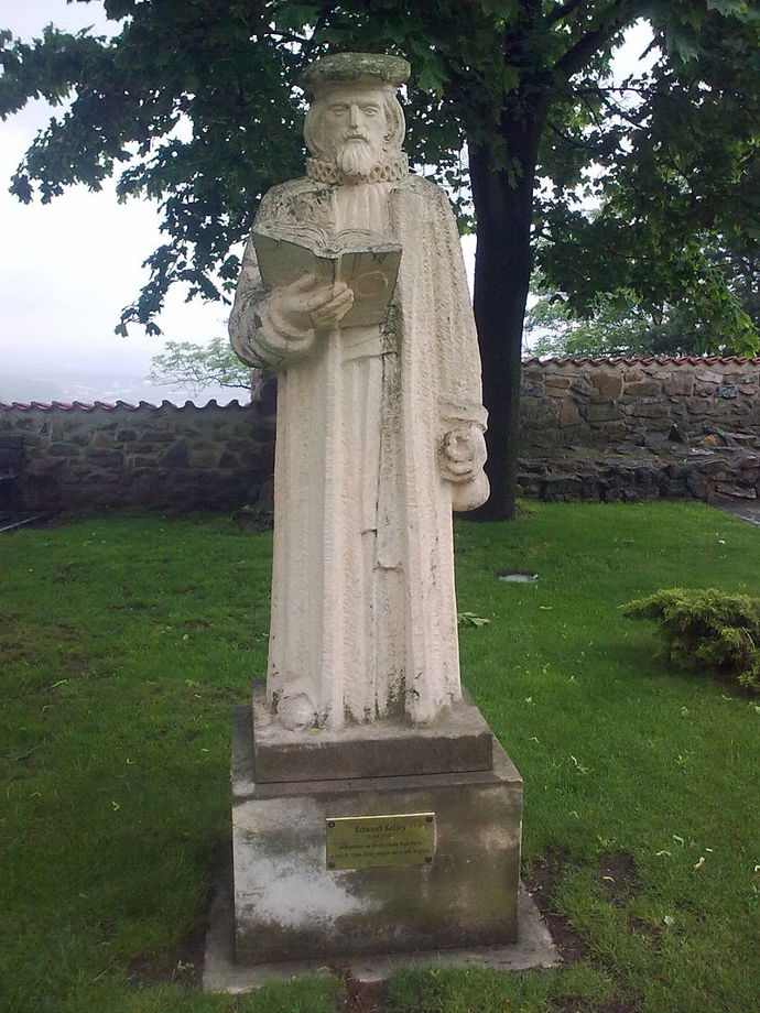 Nejslavnější vězeň má dnes na Hněvíně i svou vlastní sochu.