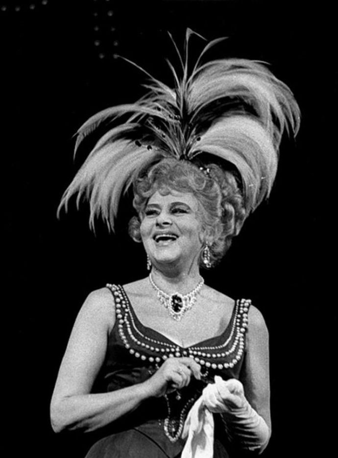 Mezi její nejvýraznější hlavní role patří snímek Hvězda z roku 1969 (režie Jiří Hanibal) a český film Konečná stanice z roku 1981 (režie Jaroslav Balík).