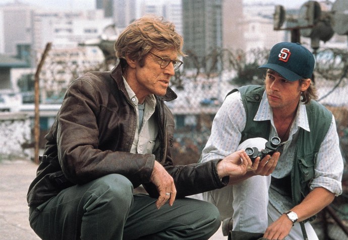 Zavolá známému novináři, aby dal zprávu do CNN. Televizní stanice ji odvysílá, ale záhy v ní vystoupí představitel CIA s tím, že šlo o falešnou zprávu a že Thomas Bishop je už 14 měsíců mrtvý.