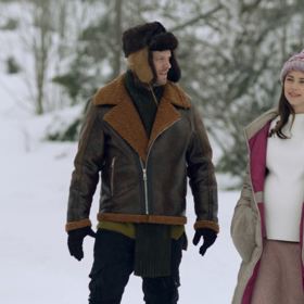 Během několika dní dovolené bude někdo z nich čelit především trapasům, jiný zas životním výzvám nebo změnám, někdo bývalým a jiný naopak budoucím láskám.