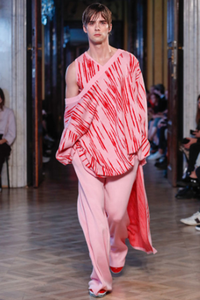 Vojtěch je bratrancem známé české modelky Ester Berdych Sátorové, manželky profesionálního tenisty Tomáše Berdycha.