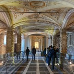 Nachází se tu však mrazivá památka - kostnice (Capela dos Ossos). Najdete ji hned vedle vchodu do évorského kostela sv. Františka.