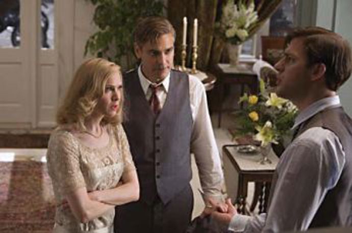 Ten ale netuší, že má vyvrátit jeho pověst válečného hrdiny a že pokud se jí to podaří, má získat místo zástupkyně ředitele. Dodge Carterovi nabízí 5 tisíc za zápas. CC si s ním chce promluvit a Carter jde zatím uskutečnit slibovaný rozhovor s Lexie. Nakonec se domluví na 25 tisících za zápas.